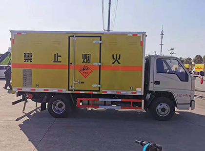 武乡爆破器材运输车技术升级与安全合规新趋势