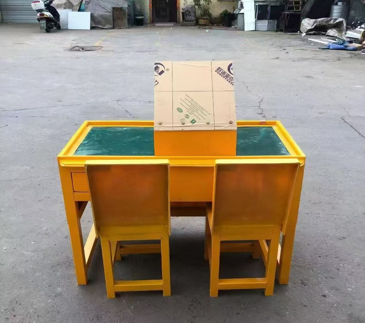 武乡防静电导通桌井下煤矿火工品发放桌：危险品流转的安全守护者